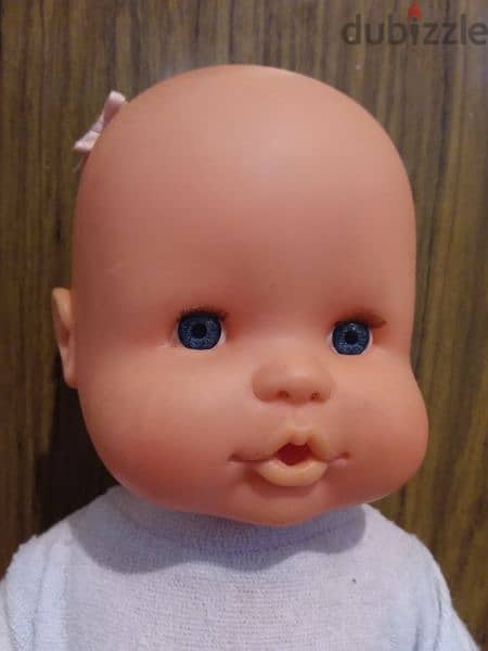 FAMOSA BABY GIRL original barely used Big weared toy still good