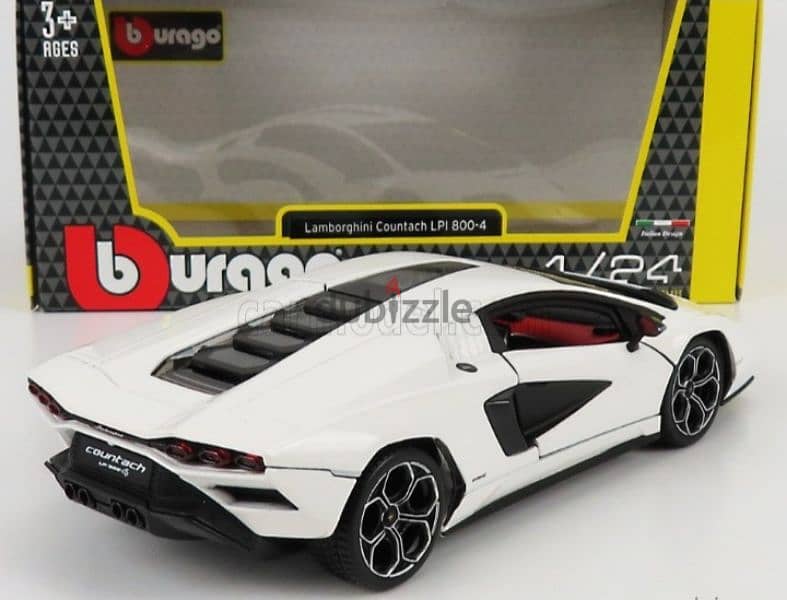 Lamborghini Countach LP800-4 (2022) diecast car model 1:24. 2