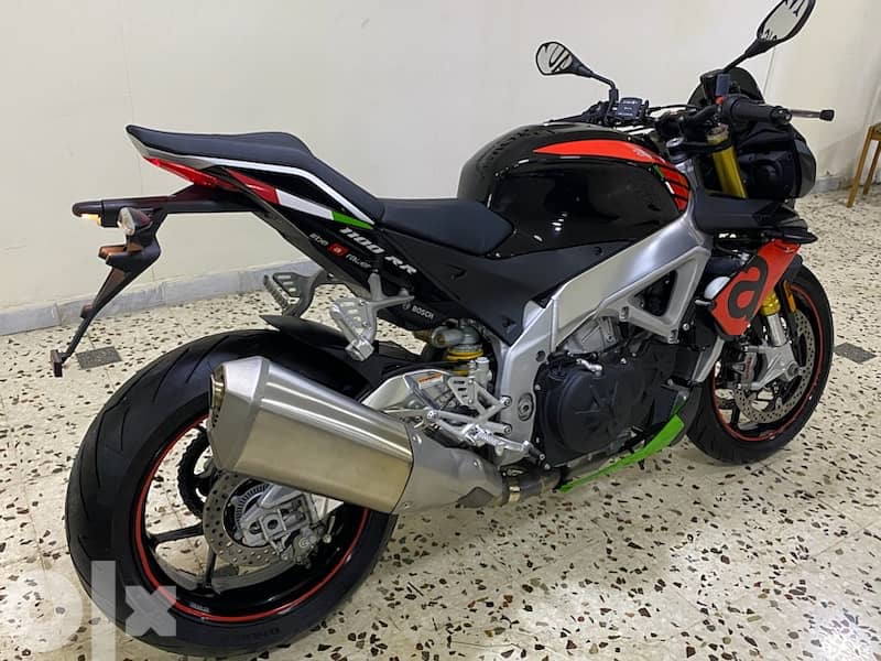 2018 Aprilia Tuono v4 1,100cc 1 owner 1400km from Aprilia dealer leban 4