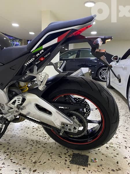 2018 Aprilia Tuono v4 1,100cc 1 owner 1400km from Aprilia dealer leban 12