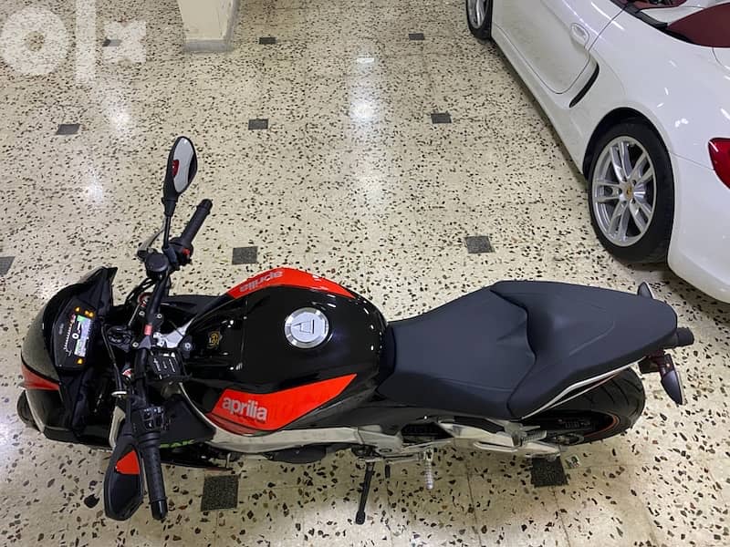 2018 Aprilia Tuono v4 1,100cc 1 owner 1400km from Aprilia dealer leban 15