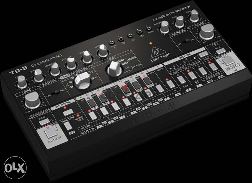 Behringer TD-3-BK Analog Bass Line Synthesizer with 16-step Sequencer 3