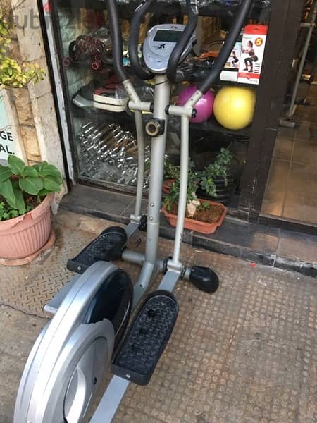 elliptical iron body like new heavy duty very good quality 5