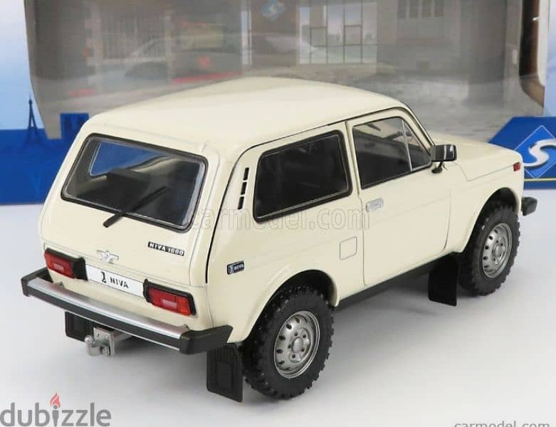 Lada Niva ('80) diecast car model 1;18. 4