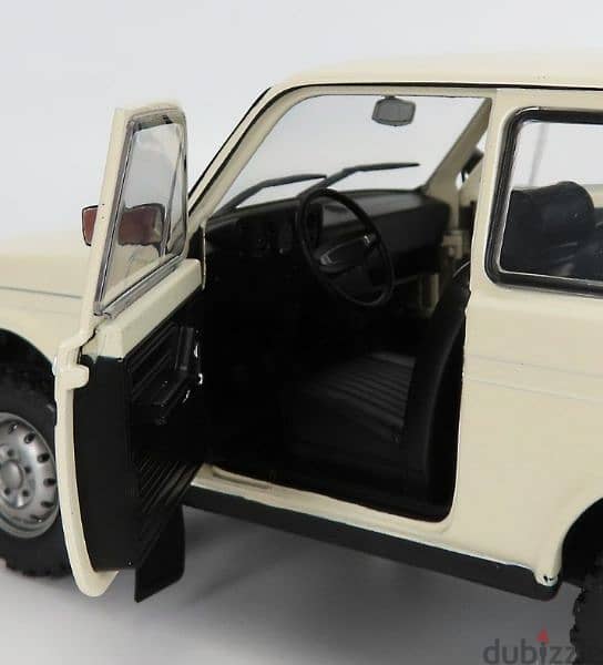 Lada Niva ('80) diecast car model 1;18. 6