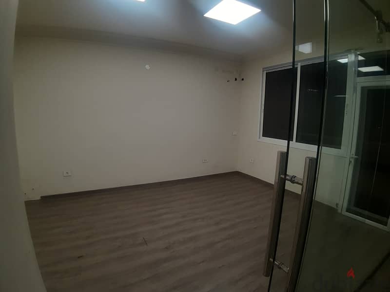 Office for rent in Charle Malek مكتب للأجار في شارل مالك 7