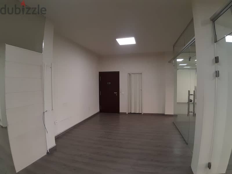 Office for rent in Charle Malek مكتب للأجار في شارل مالك 8