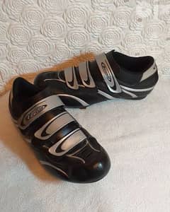 Bicycles shoes / size 46
Excellent condition 
Price 25$