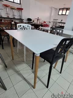 Table 120x100 cm