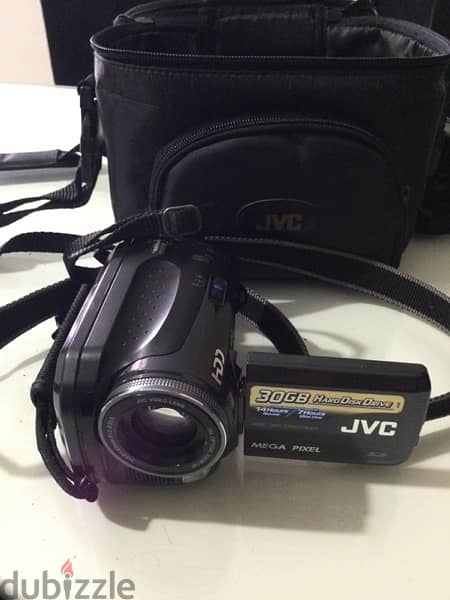JVC VIDEO CAMERA 30 GB hard disc drive 3