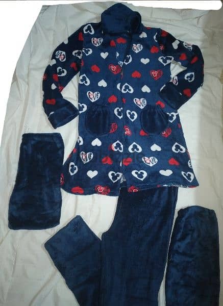 women pyjama with socks s to xL 1=7$ or 3=15$ 4