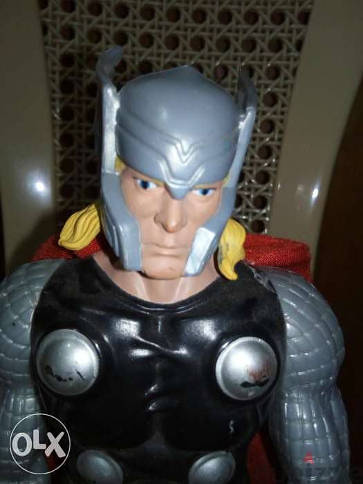 THOR MARVEL LEGEND ACTION Figure Hasbro like new Warrior Man doll=15$ 2