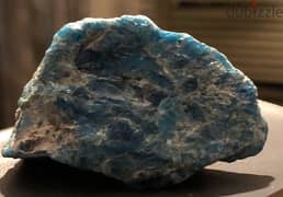 Semi-precious stone Natural blue apatite rough stone