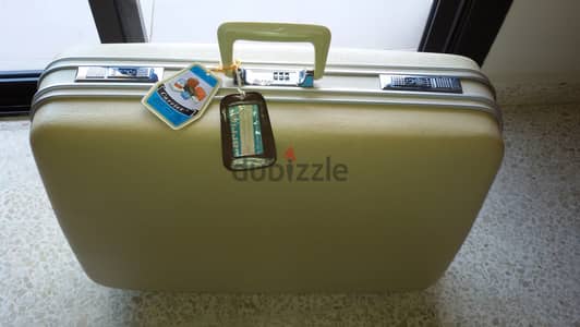 CARRIER Travel Suitcase