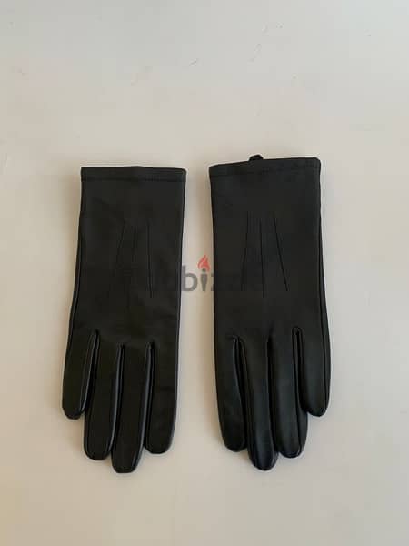 Marks & Spencer black genuine leather gloves 0