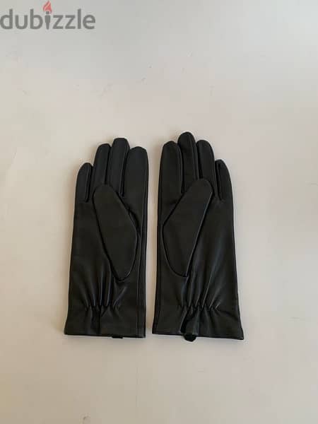 Marks & Spencer black genuine leather gloves 1