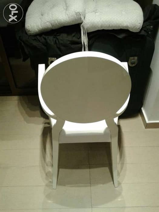 كرسي جديدة ابيض لميع مع قعدة جلد Brand new glossy white chair 2