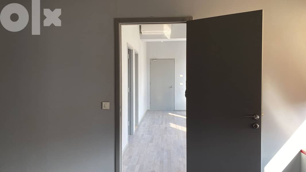 L10517-Nice Office For Rent in Downtown Near Beirut Souks 4