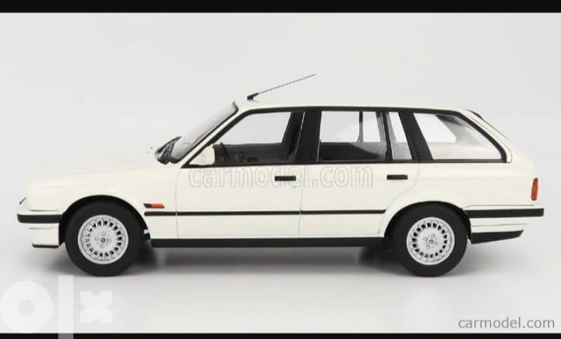 BMW 325i (1992) diecast car model 1;18. 2