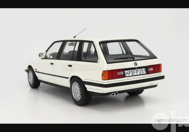 BMW 325i (1992) diecast car model 1;18. 3