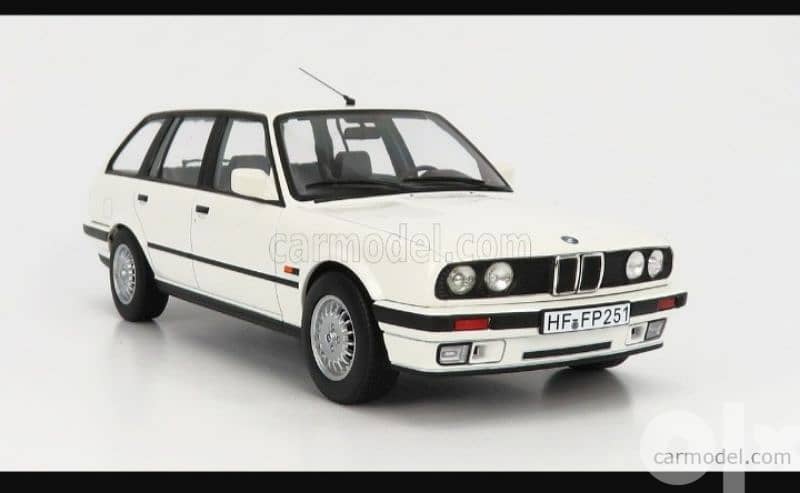 BMW 325i (1992) diecast car model 1;18. 4