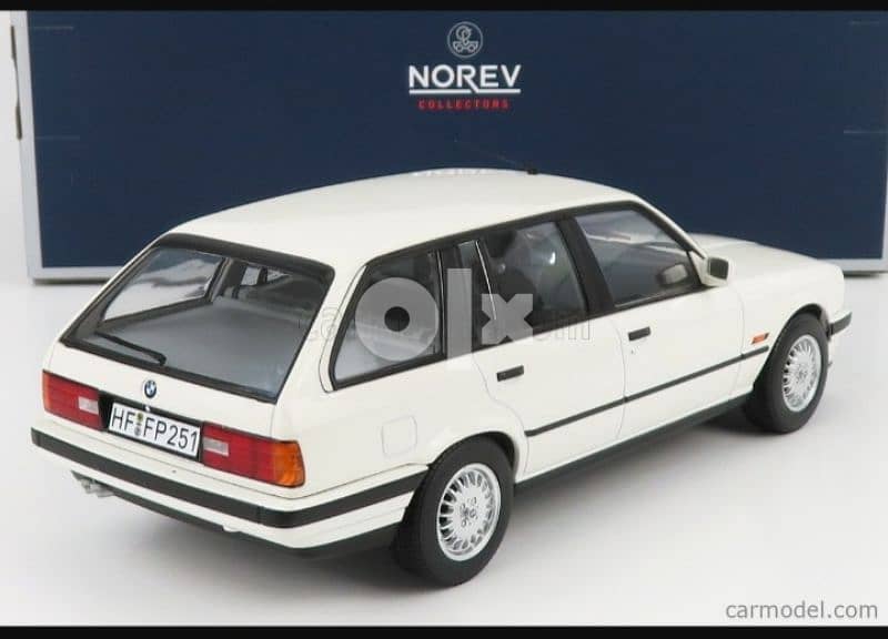 BMW 325i (1992) diecast car model 1;18. 5