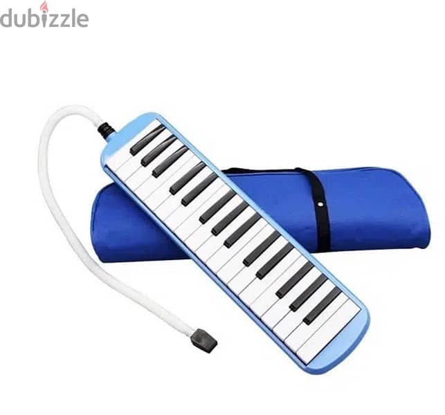 melodica new with soft case 1