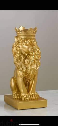Golden Lion Statue 0