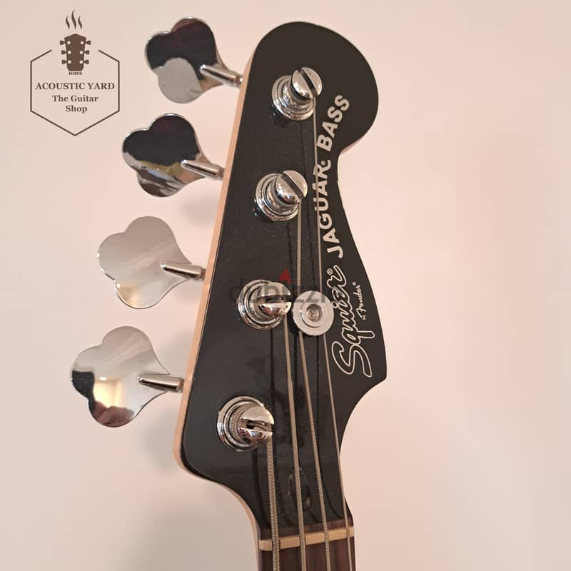 Squier Jaguar SS Bass guitar 2