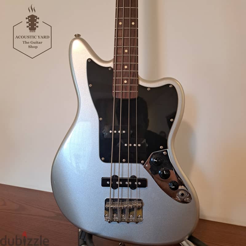 Squier Jaguar SS Bass guitar 3