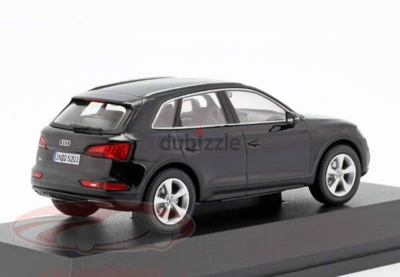 Audi Q5 diecast car model 1;43. 3
