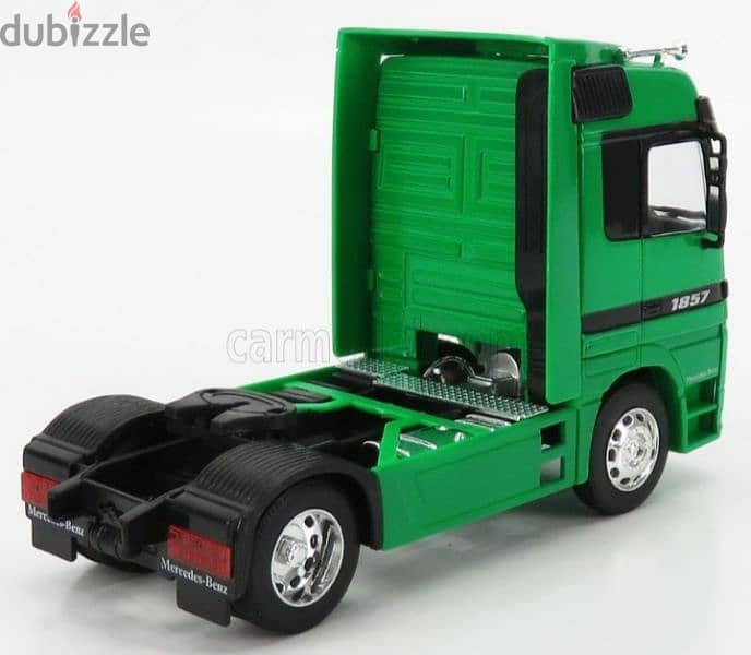 Miniatura Caminhão Carreta Mercedes Benz Actros 4x2 - 1:32 - Welly