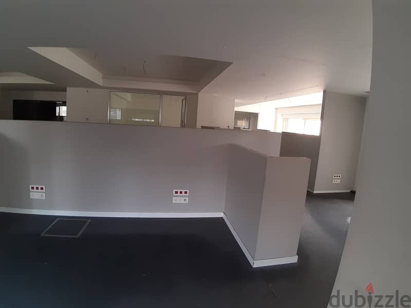 Office for rent in Achrafieh مكتب للإيجار في الأشرفية 11