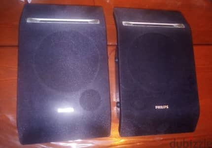 philips slim  speakers size 27*16*11 cm each speaker