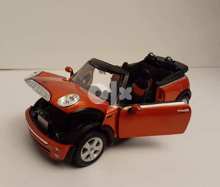 Mini Cooper Cabriolet diecast car model 1:24. 6