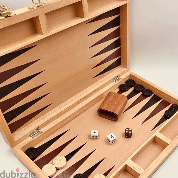 chess, checkers and backgammon in one case 0