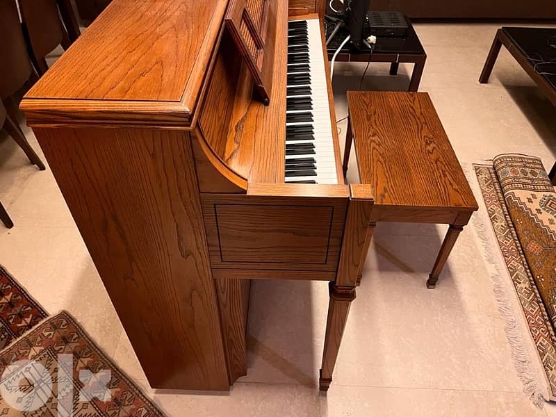 Yamaha M402 Piano 1