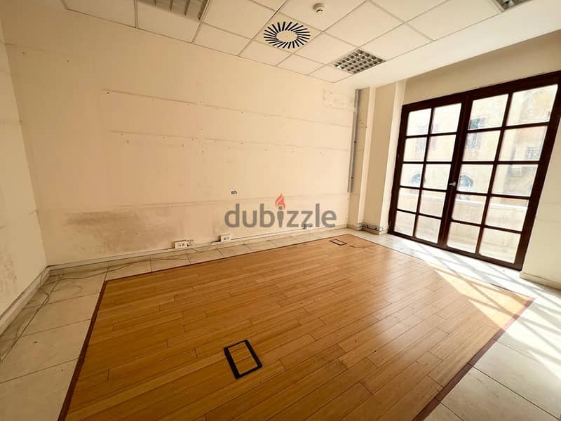 Office for rent Downtown مكتب للإيجار في وسط البلد 1