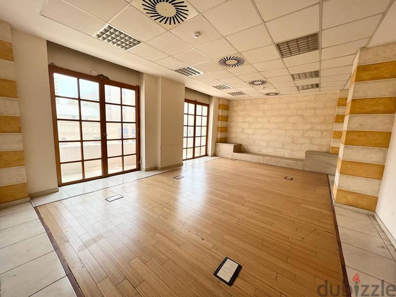 Office for rent Downtown مكتب للإيجار في وسط البلد 8