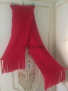 Red Woolen Shawl شال صوف احمر نوعية جيدة 0