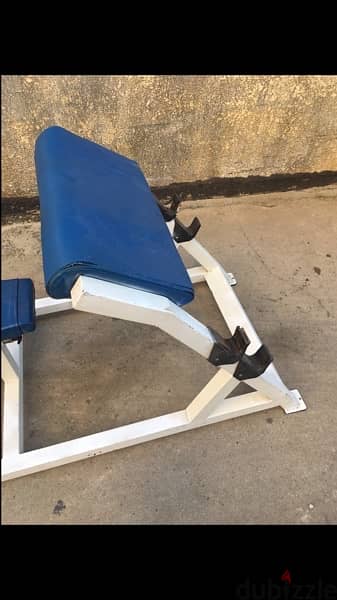 biceps bench like new we have also all sports equipment 2