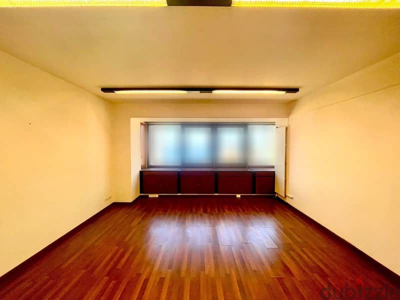 JH22-1400 Office 100m for rent in Beirut, Ain Al Mrayseh, $1,250 cash 4