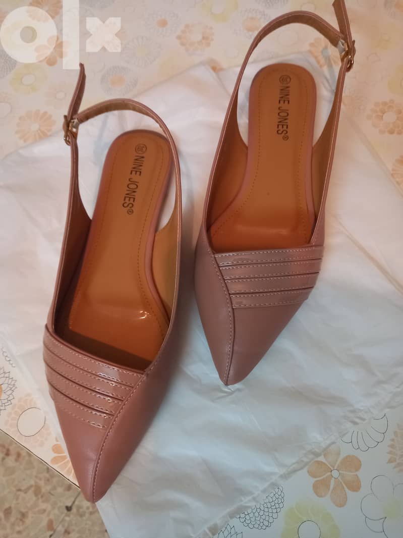 Pink colour shoes 1