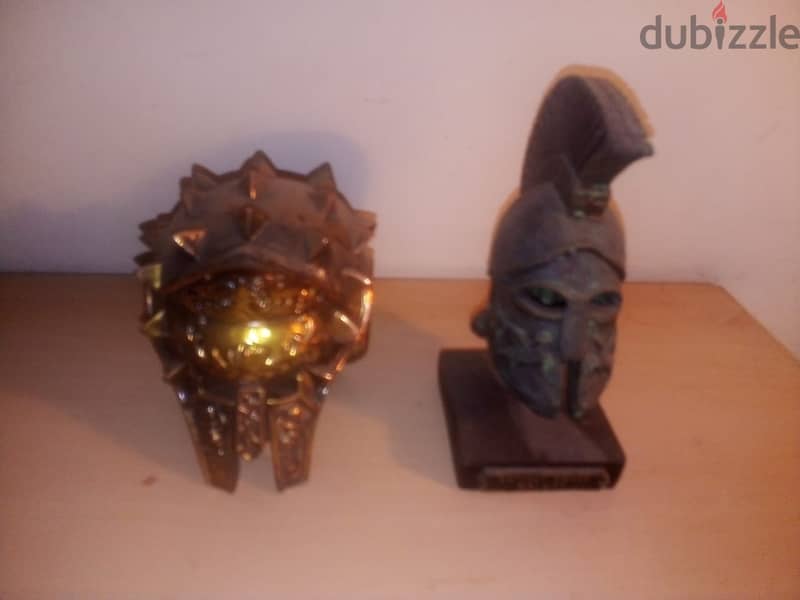 gladiators figurine helmets metal & raisine 12cm /16 cm approx 0