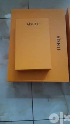 Original quantity of gift box Aishti