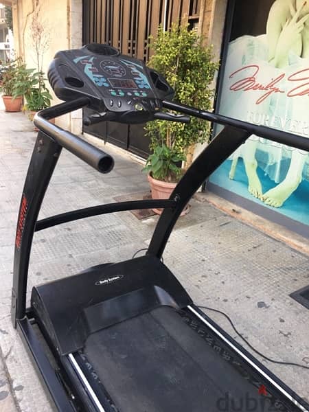 big treadmill hold up to 135 kilo like new heavy duty best quality 1