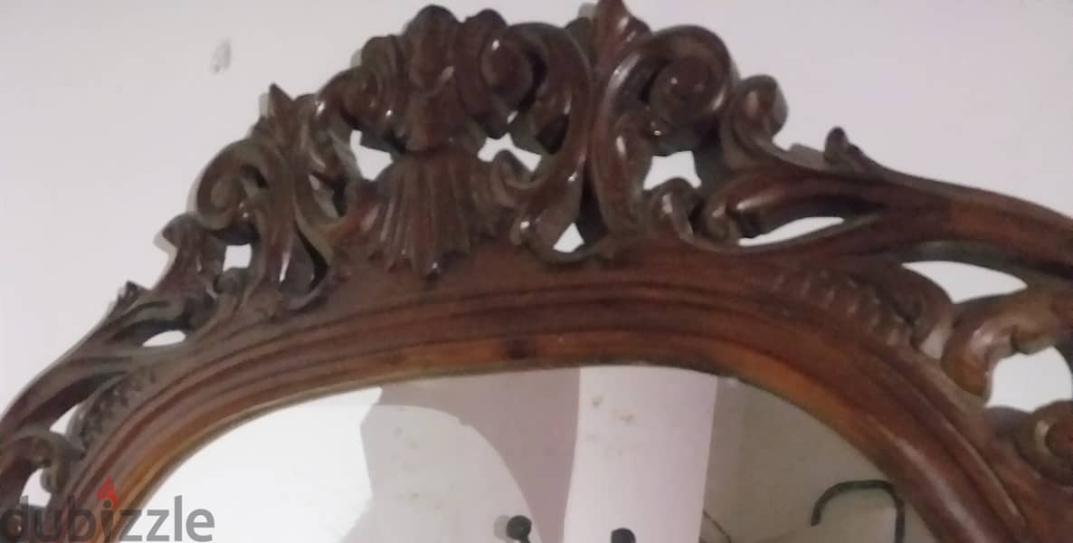 Vintage Mirror with its design frame 1