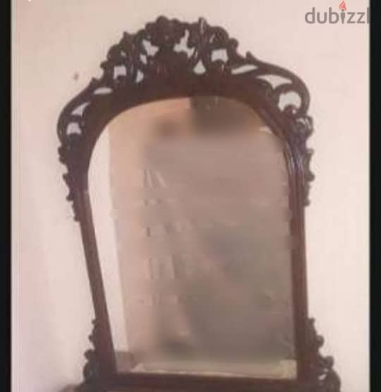 Vintage Mirror with its design frame 2