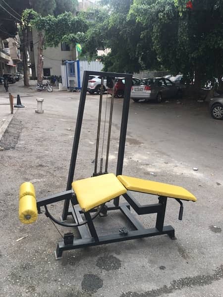 leg curl machine like new we have also all sports equipment 0