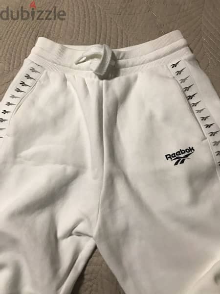authentic Reebok sports wear survetement new without tag 1